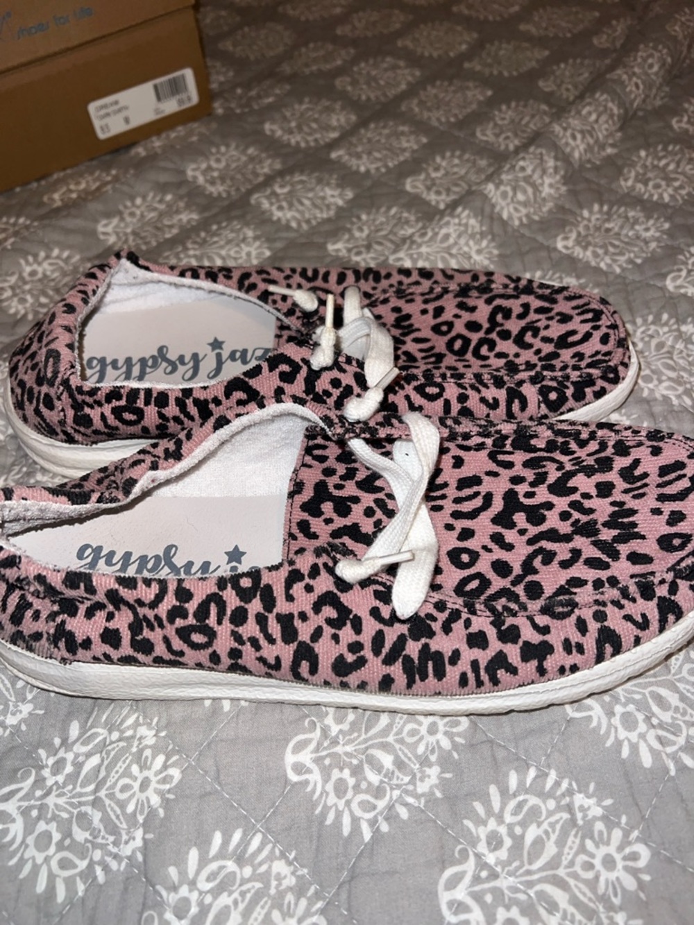 Gypsy Jazz Pink corduroy Leopard Casual Slip-On Sneakers